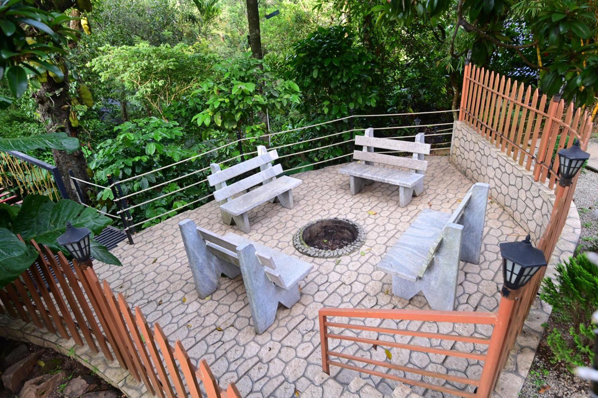 Misty Rain Estate Hotell Madikeri Eksteriør bilde